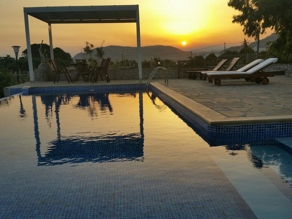 Дом отдыха Sealine Pefki (Rhodes)
